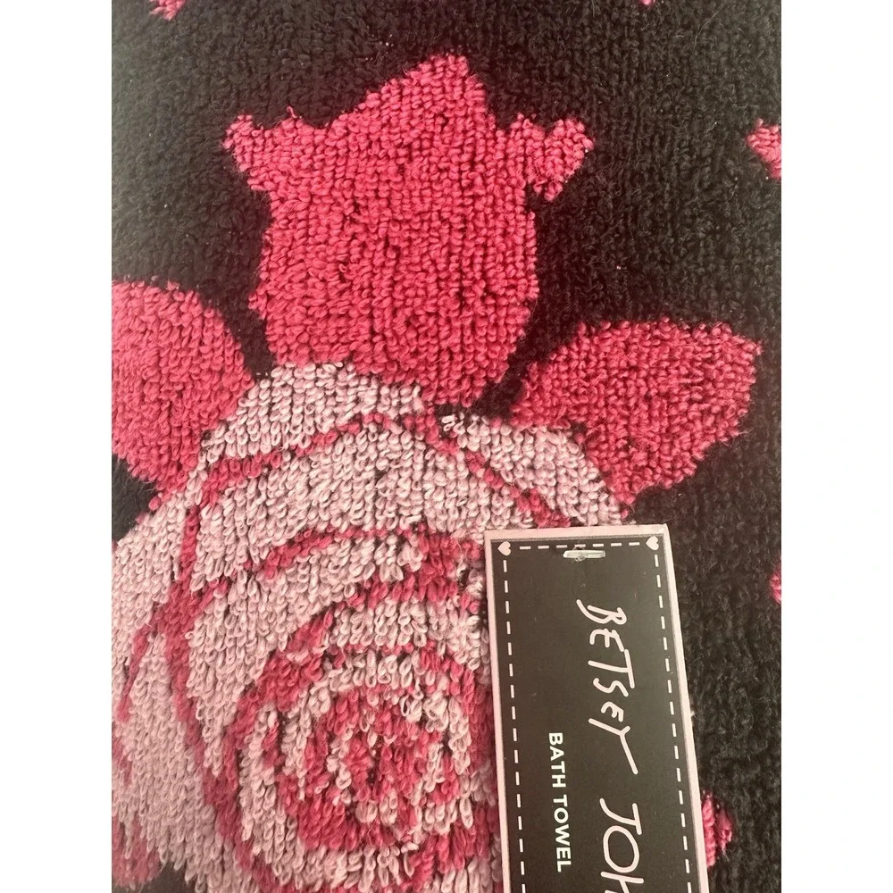 Betsey Johnson Black Pink Floral Heart Bath Towel Polka Dot Hearts NWT